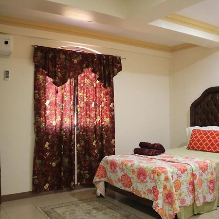 The Saint Joseph Residential Suites Lucena Esterno foto