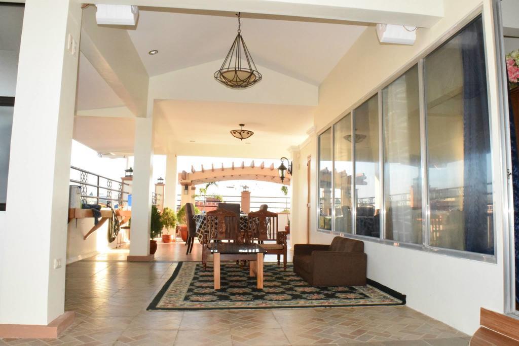 The Saint Joseph Residential Suites Lucena Camera foto