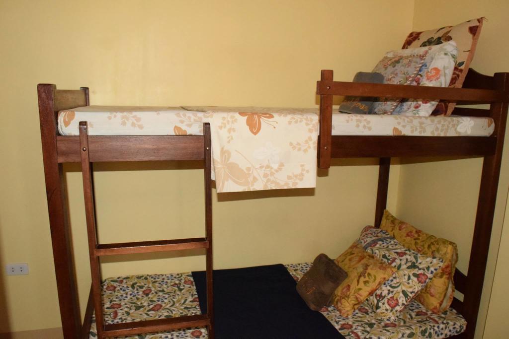 The Saint Joseph Residential Suites Lucena Camera foto