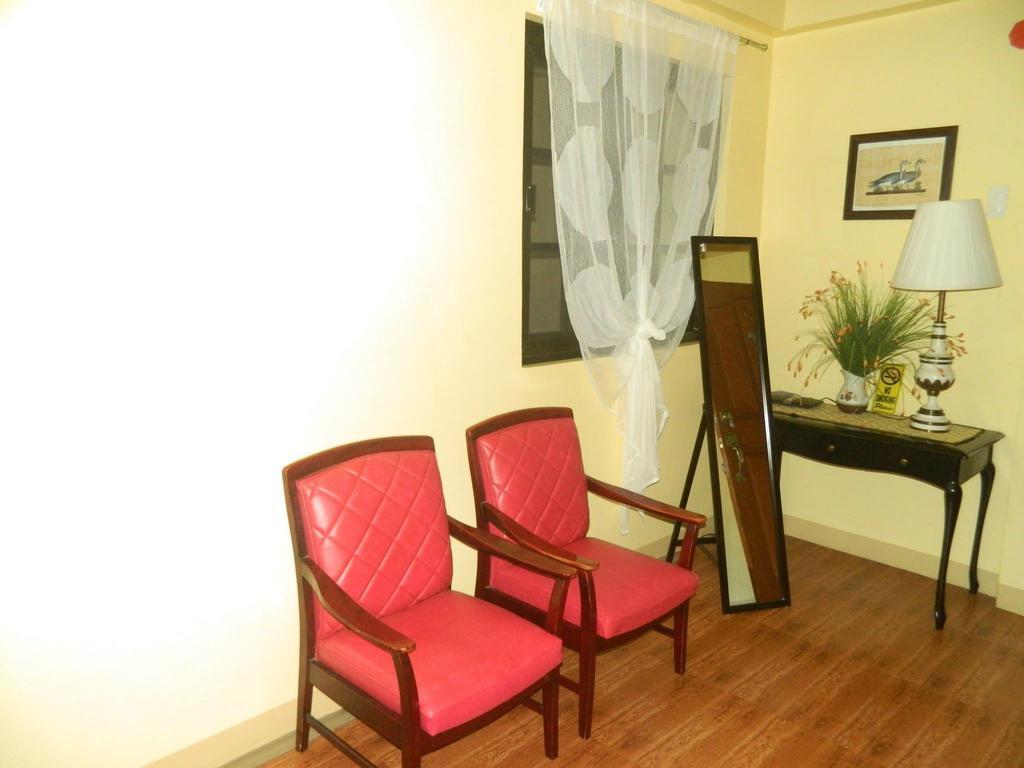 The Saint Joseph Residential Suites Lucena Camera foto