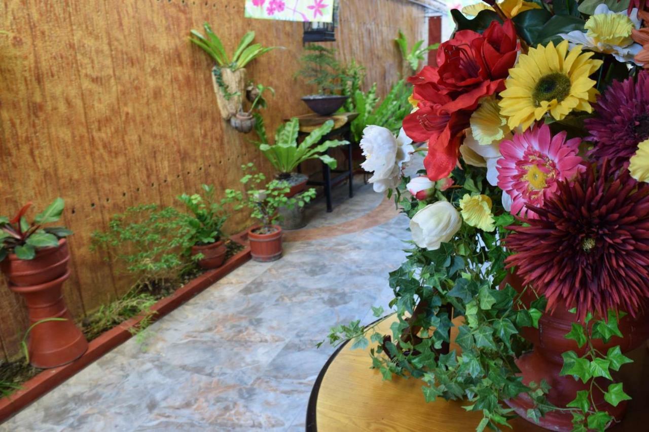 The Saint Joseph Residential Suites Lucena Esterno foto