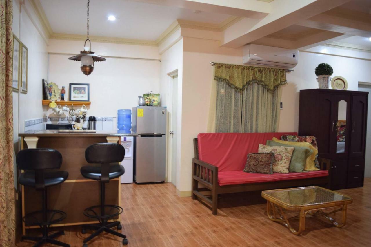 The Saint Joseph Residential Suites Lucena Esterno foto