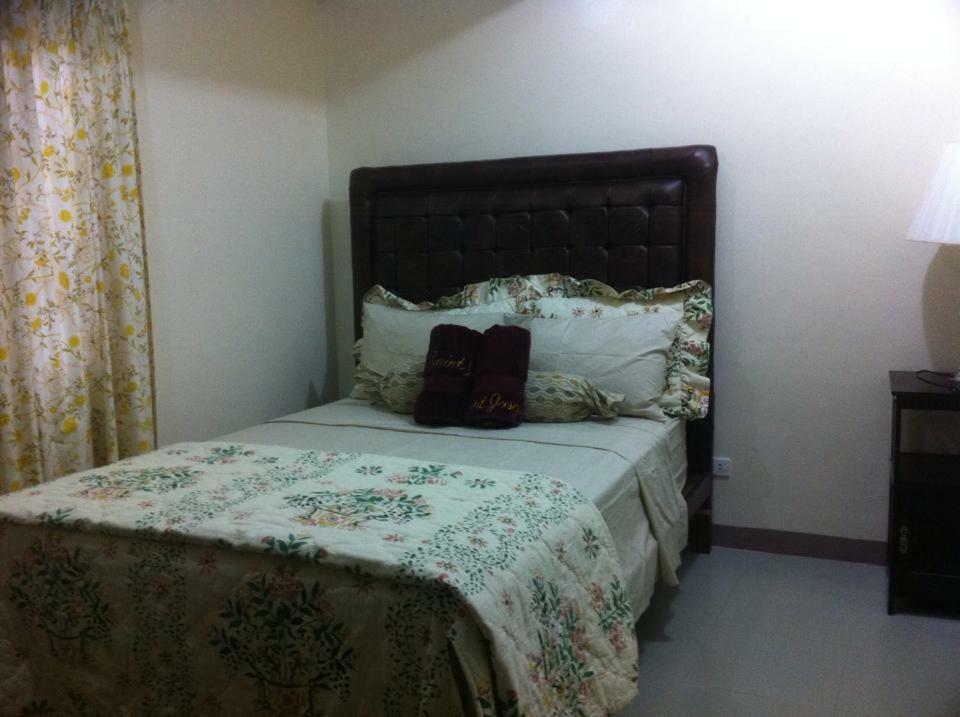 The Saint Joseph Residential Suites Lucena Esterno foto