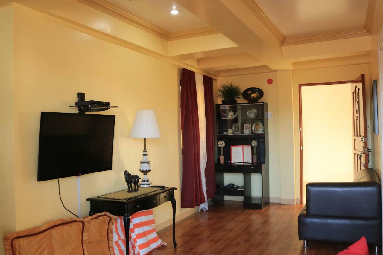The Saint Joseph Residential Suites Lucena Esterno foto