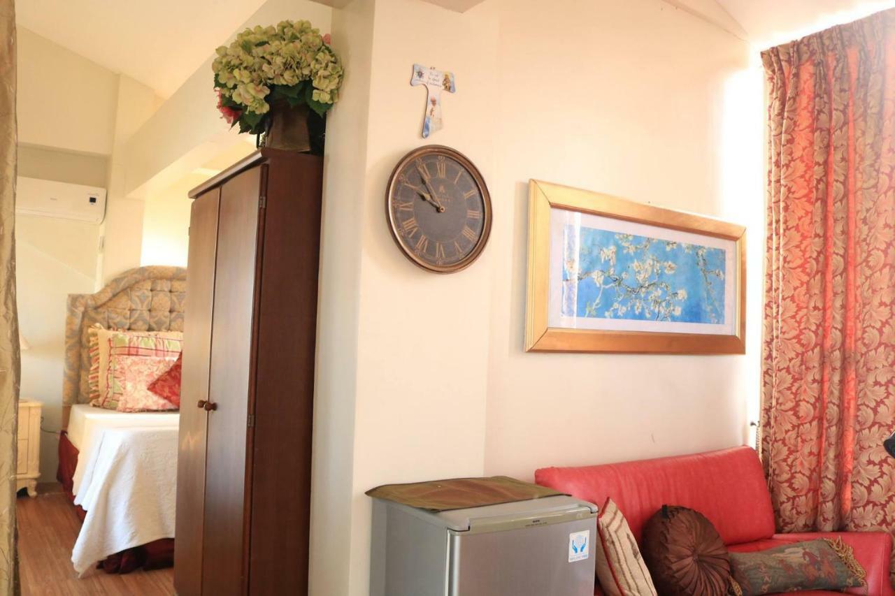 The Saint Joseph Residential Suites Lucena Esterno foto